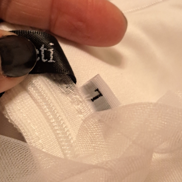 Giffniseti New Off Shoulder Contrast Mesh Mermaid Hem Wedding Dress- SIZE LARGE - Picture 12 of 13